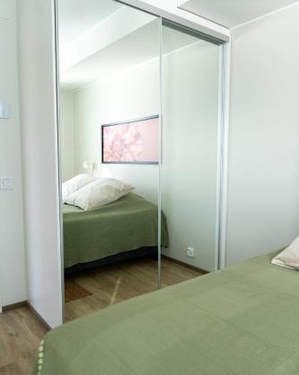 Beautifully furnished family apartment - parking, sauna, balcony