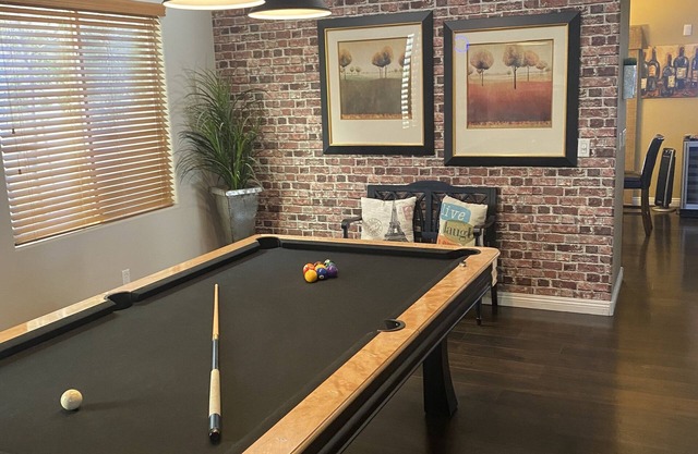 Beautifully Furnished Home 5 miles from Allegiant Stadium/ Strip