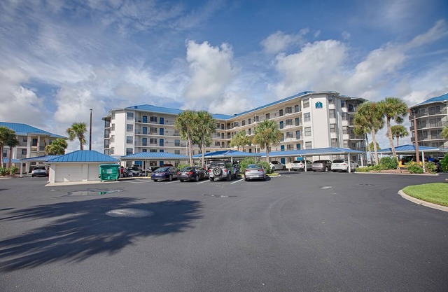 Beautifully redecorated 1st Floor - 3 bed 2 Bath Condo in New Smyrna Beach, FL