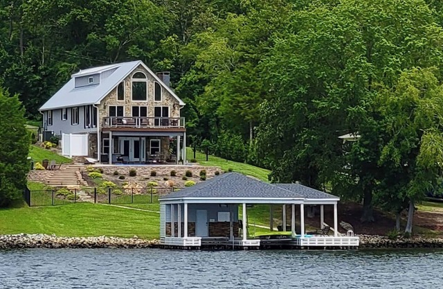 Beautifully Remodeled Lake House w/ Plunge Pool!