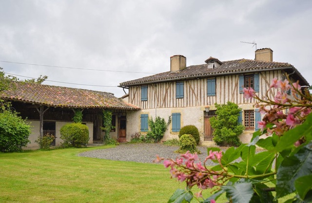 Villa gascogne magnifiquement rénovée et authentique avec piscine privée.