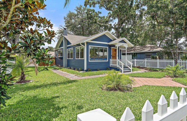 Beautifully renovated beach cottage!