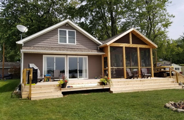 Maison au bord du lac magnifiquement rénovée à 2 heures de Chicago (600 acres tout lac sportif)