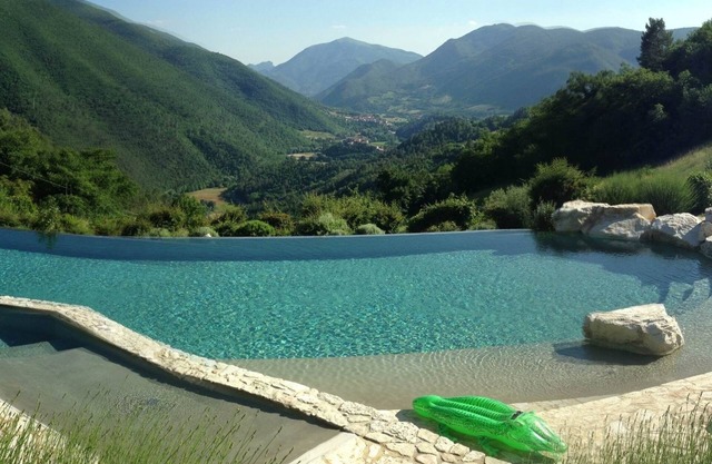 Refuge du XVIe siècle magnifiquement restauré avec piscine à débordement et vue imprenable