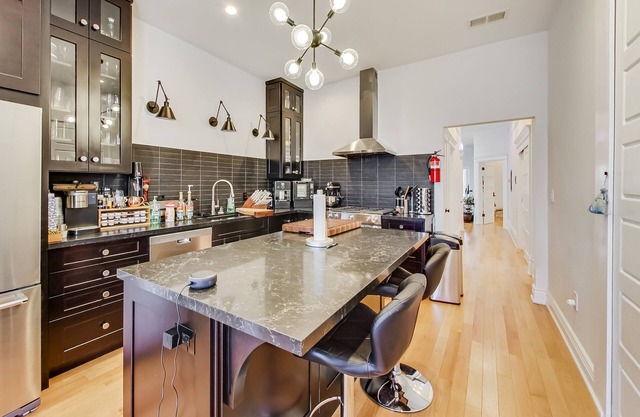 Appartement récemment rénové au cœur du quartier animé de Castro, à San Francisco.