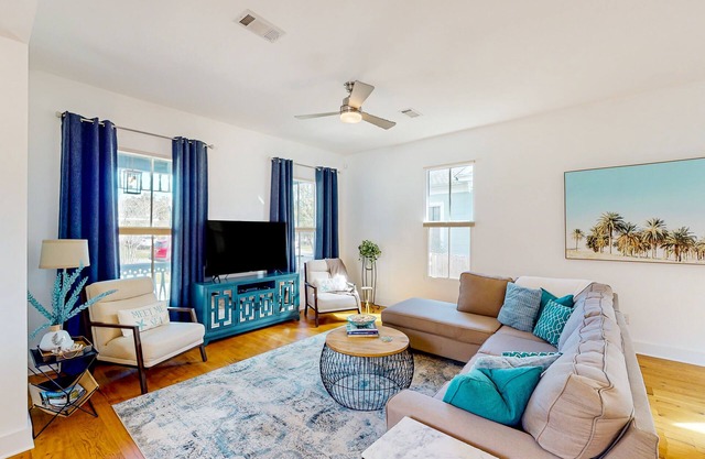 Beautifully updated cottage with chic interior & prime location near downtown