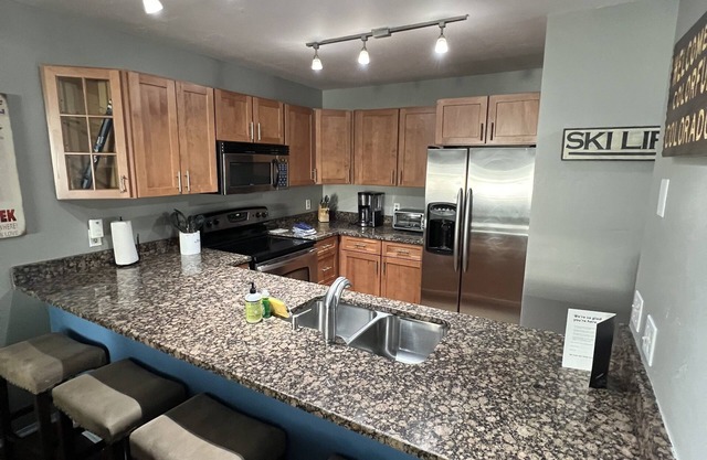 Beaver Creek Ski Condo / Infinity Game Table