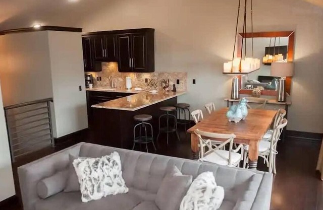 Beaver Lake Escape: Tranquility & Scenic Views