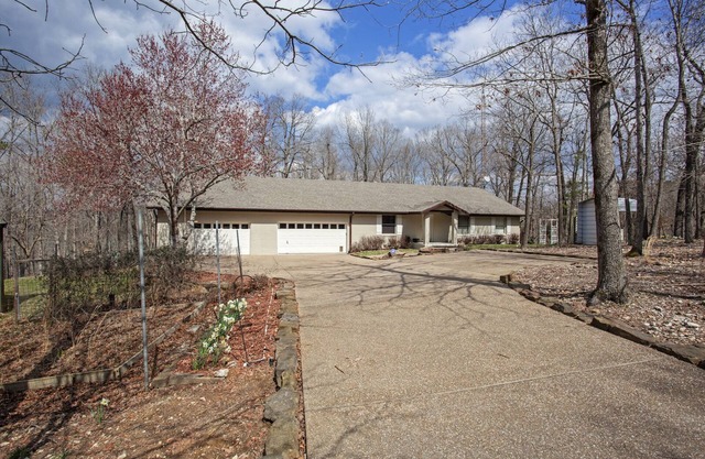 Bikes Blues and BBQ Week Disponible- Beaver Lake Home-Sleeps 16-Private Dock