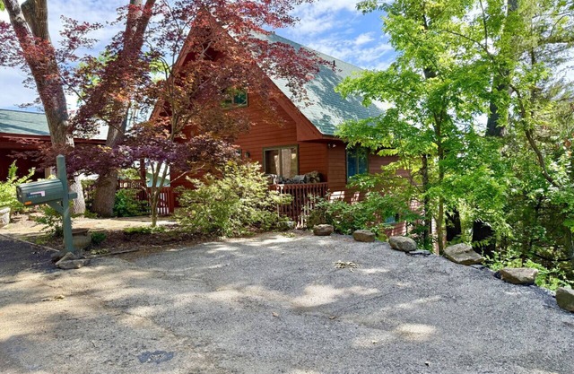 Beaver Lake Waterfront - Lakeside Villa