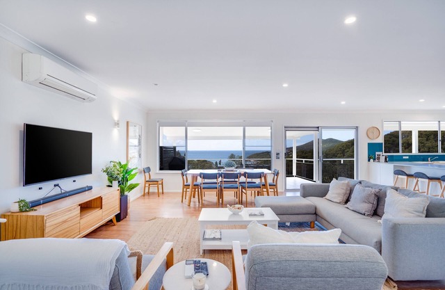 Becker Bliss - 5 bedrooms, ocean views, sleeps 12