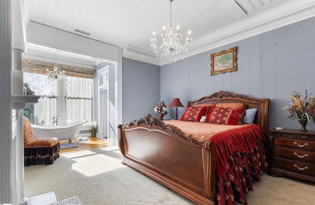 499C Victoria suite with 1 King bed