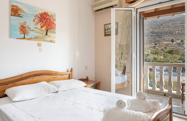 Bed and Breakfast 'Room No 11' with Sea View, Wi-Fi and Air Conditioning