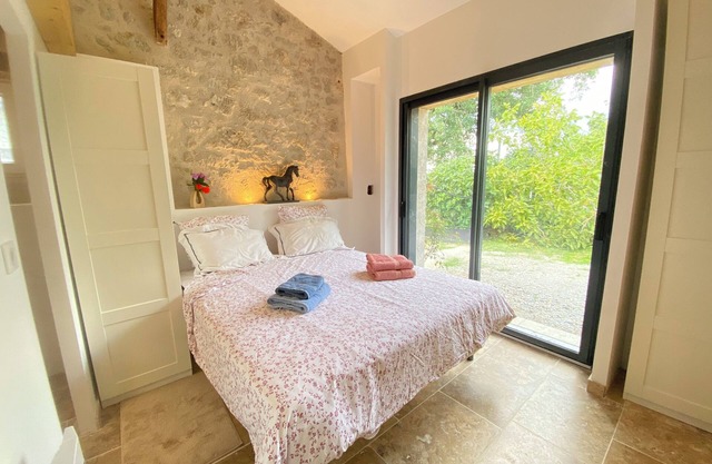 BIEN PLUS QU'UNE CHAMBRE D'HÔTE.. AVEC MINI-CUISINE SALON TERRASSE JARDIN PRIVE