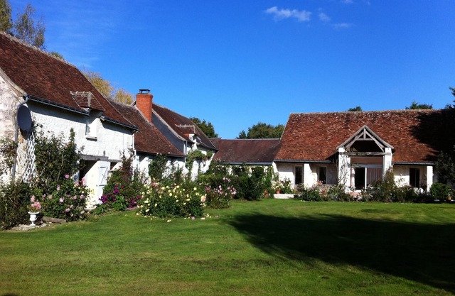 Gite avec forêt et grande piscine ,étangs.privés proche chateaux de la loire