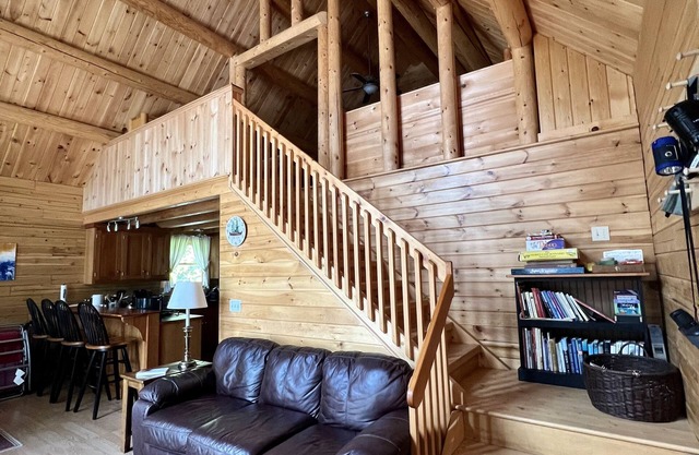 Beddington Lake Log Cabin- Private Lakefront home.