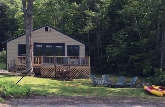Cozy Beech Hill Pond Cottage - Plage de sable privée près de Acadia & Bar Harbor