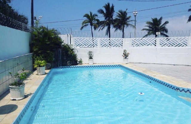 Maison Beira Mar avec piscine et cascade à Mongaguá avec 06 suites