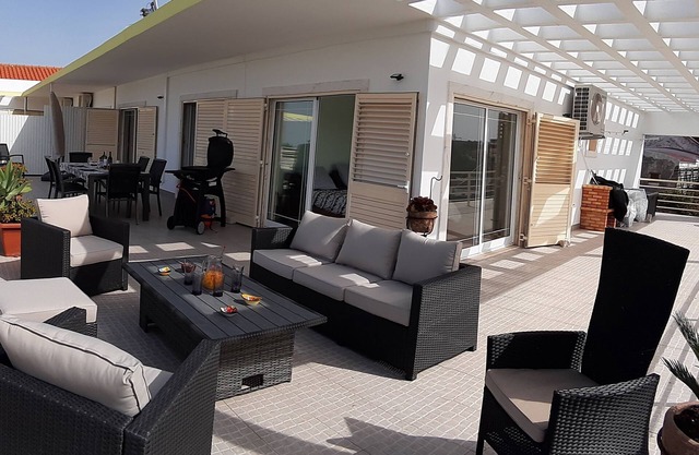 Appartement grand confort avec terrasse donnant une vue imprenable sur l'océan
