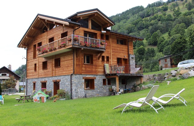 Bel appartement 110m2 dans chalet authentique à 10min domaine skiable Paradiski
