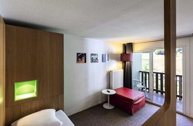 Belambra Clubs Gourette - Lou Sarri - Half board - Classic accommodation 2 Adults and 1 Child with balcony