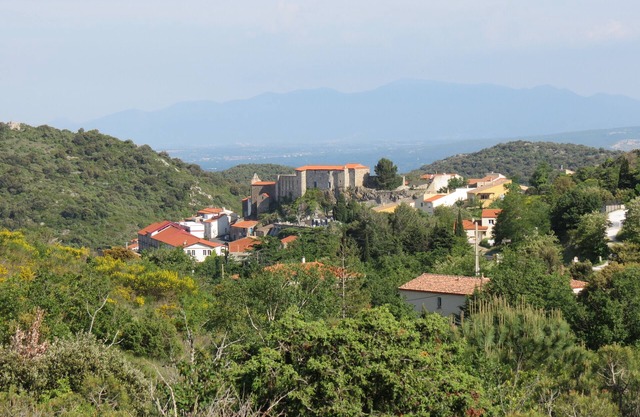 Gite BELESTA (66) avec vue panoramique, dans l'enceinte médiévale .