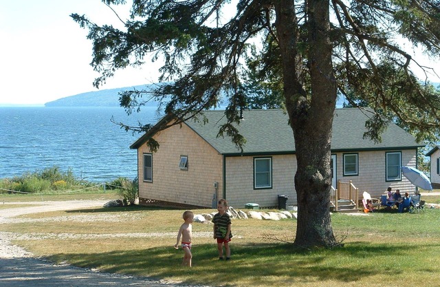 Belfast Beach House avec 3 chambres, 2 salles de bain et des vues spectaculaires sur l'océan