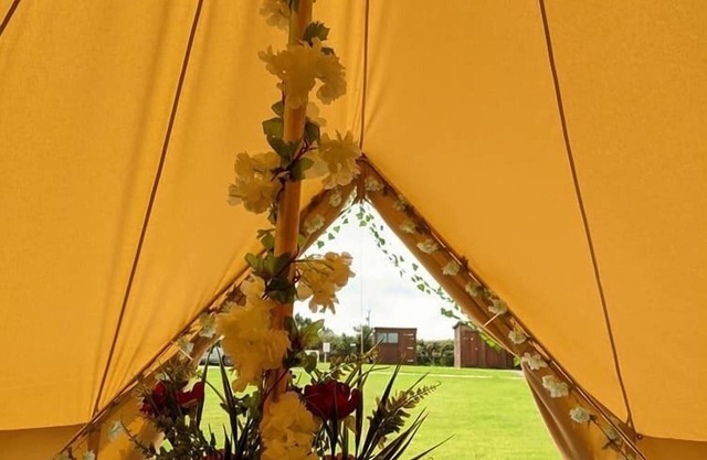 Tente-Espace sanitaire-Vue sur la campagne-Bell tent with Kitchen