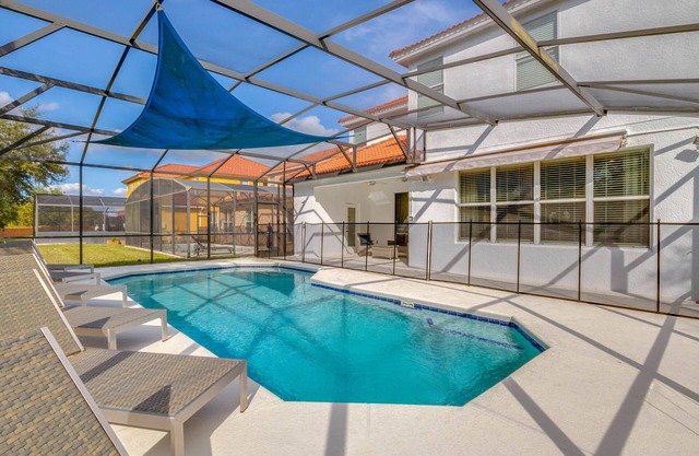 Bella Luxe - Stunning new property, private pool, gated resort community, close to Disney