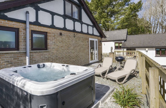 Bella's Cottage @ Kingslakes, HIGHAMPTON