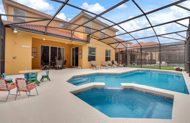 BELLA VIDA RESORT 351LF-6BEDROOMS-6. SALLE DE BAIN-16 PERSONNES-JEU-PROCHE DE DISNEY