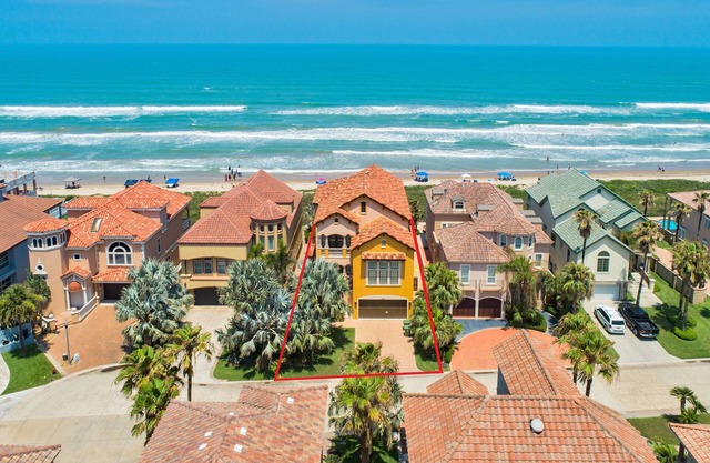 Vivez la "Bella Vita" dans notre très spacieuse maison face à l'océan avec une vue pittoresque sur le golfe!