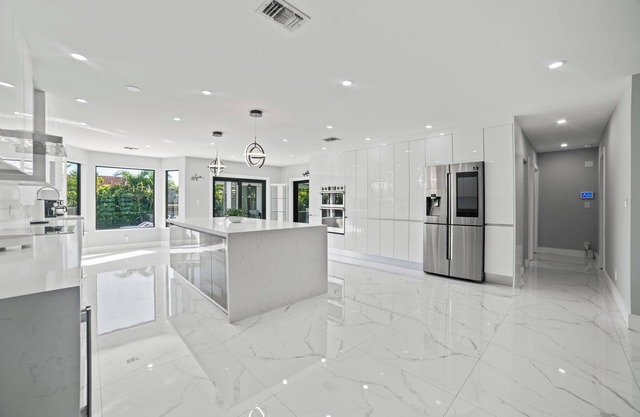 Bellamoon Miami Oasis: Pool/Games/Outdoor Retreat
