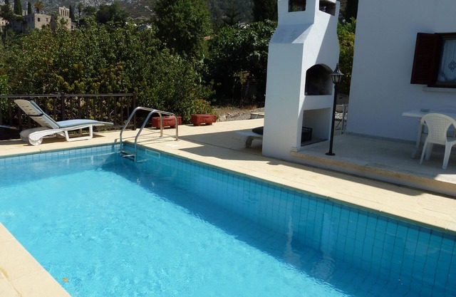 Bellapais Villa avec piscine privée et vue imprenable