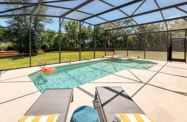 Bellavida Resort 6BR Villa w/ Relaxing Pool, Spa & Movies near Disney