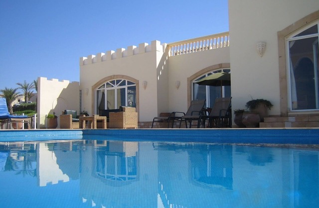 Belle villa face à l'océan avec une piscine privée. 4 km south of Aglou.