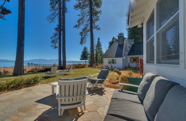 NOUVEAU - Belleview - Iconic 7 BR Lakefront avec bain à remous et Pier