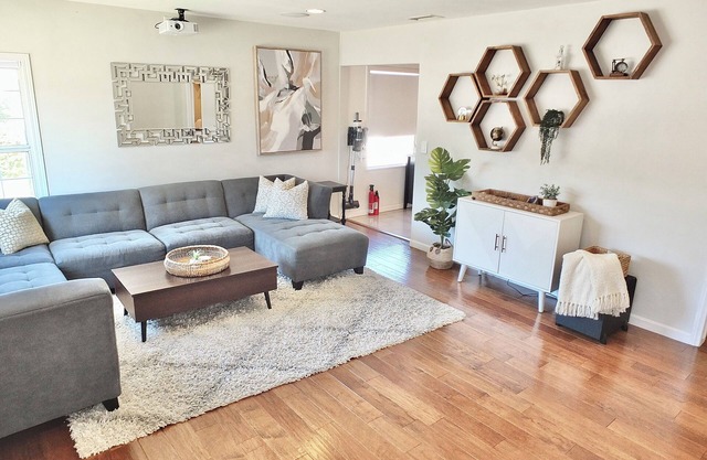 Bellflower Breeze – Charming 3 BDR in Long Beach!