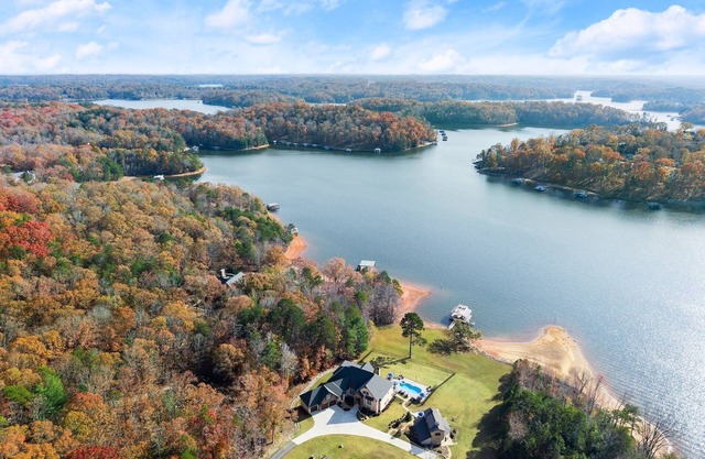 Bellini Bliss on Lake Lanier-Private Get Away-Private Dock-Pool-Hot Tub-Boat