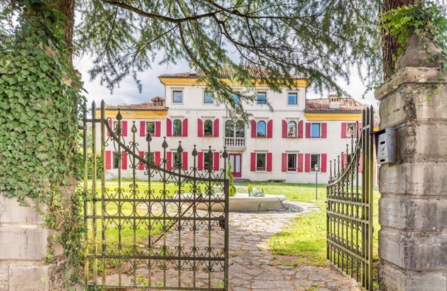 Belluno Timeless Charm - Stunning Apt in Villa
