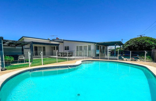 Beltana Beach House - walk to beach, private pool!