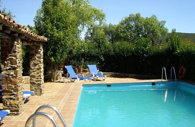 Maison de campagne moderne avec piscine