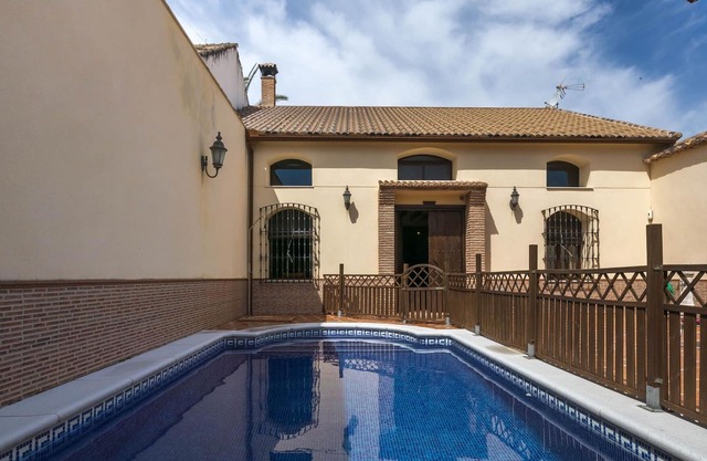 Séduisante maison de vacances à Cordoue avec piscine privée