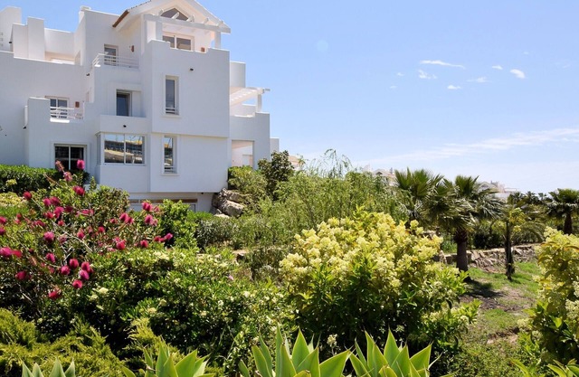 Bel appartement à Estepona avec sauna