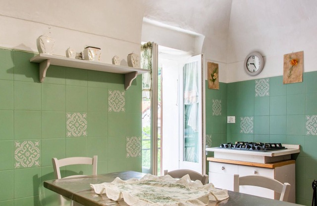 Maison de vacances pittoresque à Calizzano dans un quartier agréable