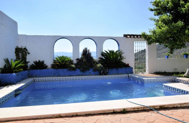 Moderna casa de vacaciones con piscina