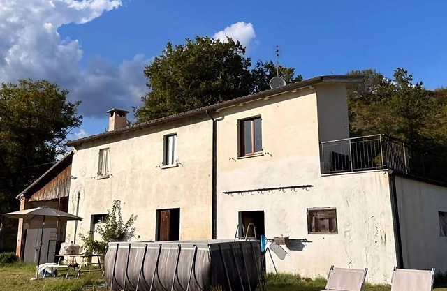 Authentique maison de vacances à Cagli avec piscine privée