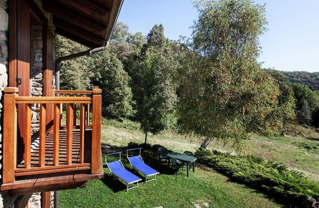 Bel appartement à Netro avec jardin