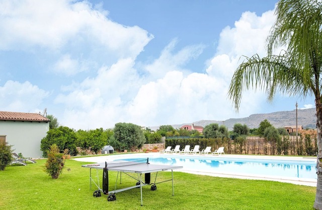 Belvilla by OYO Dream villa with private pool