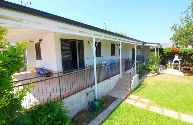 Maison de vacances spacieuse avec piscine privée
